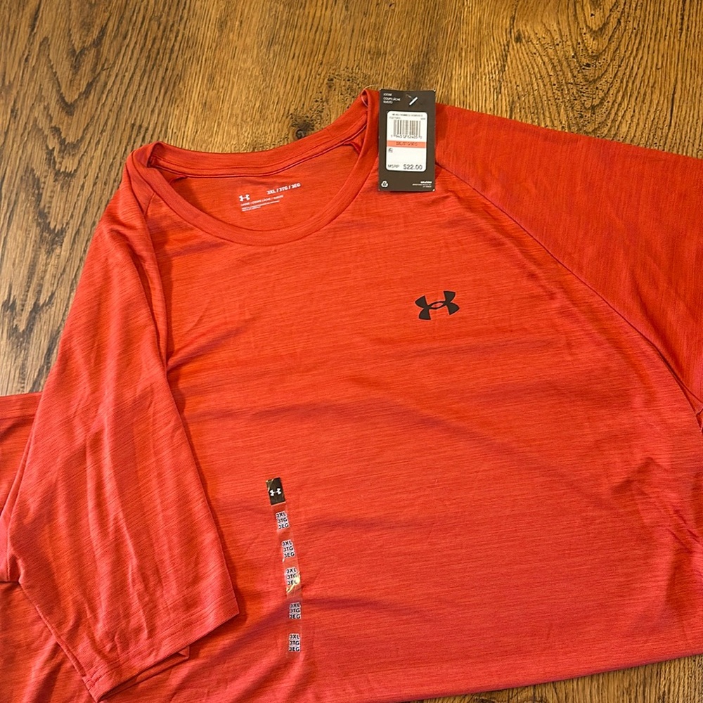 Men’s UA shirt